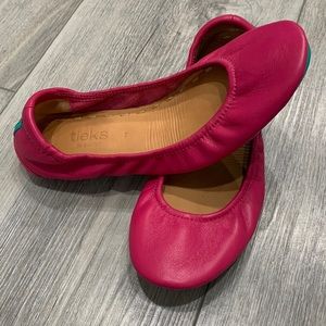 Fushia Tieks